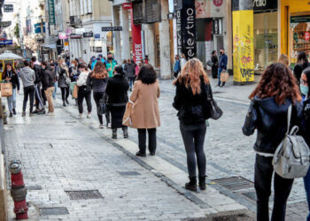 «Κόφτης» στα SMS για ψώνια και άσκηση -Τα σενάρια και οι δυσκολίες στην εφαρμογή