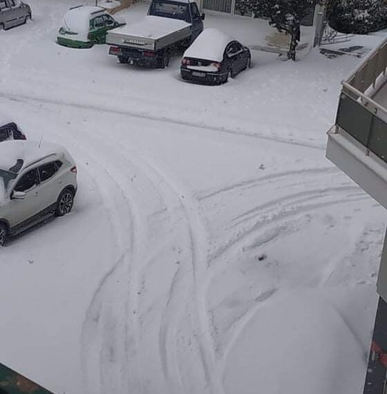 Αρκετό το χιόνι και μέσα στην πόλη της Κοζάνης