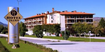 Καστοριά: Η ανακοίνωση του ξενοδοχείου “TSAMIS”: “Ξαφνικά μέσα σε δευτερόλεπτα, όλα έγιναν στάχτη” – Η συγκινητική ανάρτηση του ιδιοκτήτη
