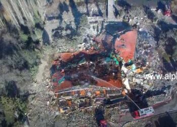 Καστοριά: Σοκάρουν οι εικόνες από drone πάνω από το σημείο όπου άλλοτε δέσποζε το ξενοδοχείο “Τσάμης” – Ολική καταστροφή (VIDEO)