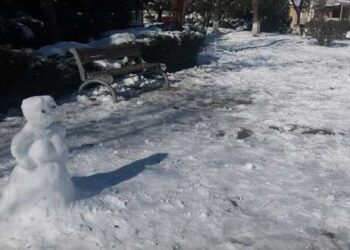 Τώρα: Εικόνες από τη χιονισμένη πόλη της Πτολεμαΐδας! (της Κούλας Πουλασιχίδου)