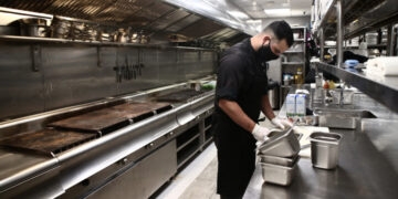 Απασχόληση: Φόβοι για τσουνάμι «λουκέτων» και απολύσεων -Το πρόγραμμα των 100.000 θέσεων εργασίας [πίνακες]