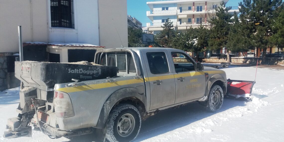 Αποχιονισμός στις αυλές των σχολικών μονάδων του Δήμου Εορδαίας