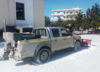 Αποχιονισμός στις αυλές των σχολικών μονάδων του Δήμου Εορδαίας