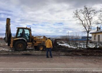 Στην περιοχή του Σιδηροδρομικού Σταθμού Πτολεμαΐδας τα συνεργεία του Δήμου Εορδαίας. Πραγματοποίησαν εργασίες στο πλαίσιο του θεσμού της Γειτονιάς και της Κοινότητας