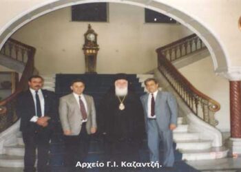 Στο μέγαρο της Επισκοπής Κύπρου με τον Παναγιώτατο Κύπρου, κ.κ. Χρυσόστομο 1993– Από τη στήλη του κ. Γ. Καζαντζή στον Παλμό 03/03/2021