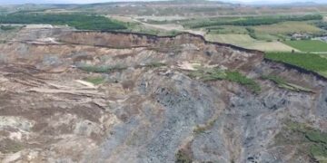 Κίνδυνος από την παύση λειτουργίας των ορυχείων Αμυνταίου- Οι προβλέψεις για κατολίσθηση και η εξαφάνιση των λιμνών- Τι θα ζητήσει το Περιφερειακό Συμβούλιο από ΔΕΗ- κυβέρνηση