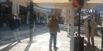 Σημερινή πρωινή εικόνα στα κλειστά ΚΑΦΕ του Κέντρου της Πτολεμαΐδας  (Ρεπορτάζ της Κούλας Πουλασιχίδου )