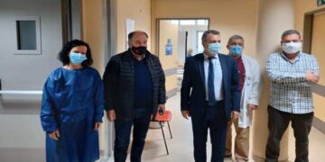 Στο εμβολιαστικό κέντρο στο Μποδοσάκειο Νοσοκομείο ο διοικητής της 3ης ΥΠΕ Παναγιώτης Μπογιατζίδης (βίντεο- φώτο)