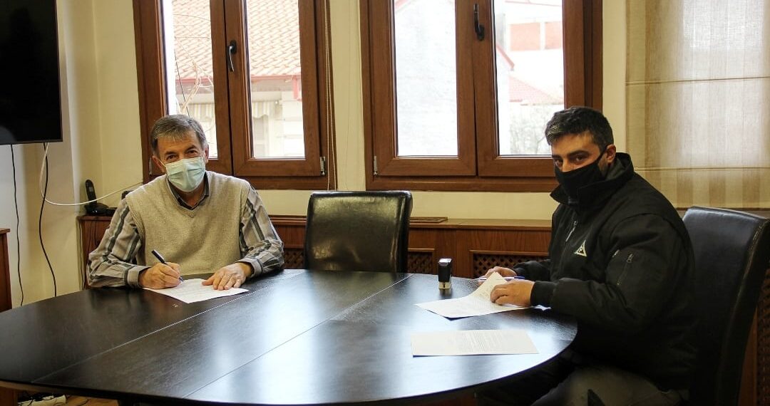 Υπογραφή Σύμβασης ”Αισθητική- Λειτουργική ανακατασκευή πεζοδρομίων και υπαίθριων χώρων σχολείων Γενικού Λυκείου και Γυμνασίου Αμυνταίου” από τον Δήμο Αμυνταίου
