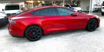 Το πρώτο  Ηλεκτρικό Αυτοκίνητο Tesla Model S  ήρθε να εντυπωσιάσει στην Πτολεμαΐδα