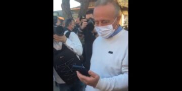 Μητσοτάκης σε διευθυντή σχολείου στον Τύρναβο που έσωσε μαθητές κατά τον σεισμό: Μας κάνατε υπερήφανους