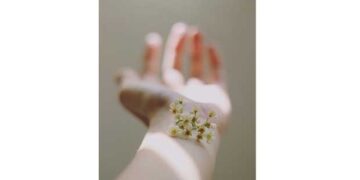 Γιατί πρέπει να χρησιμοποιείτε προϊόντα κάνναβης για την καθημερινή σας περιποίηση – Ποια είναι τα κρυμμένα οφέλη