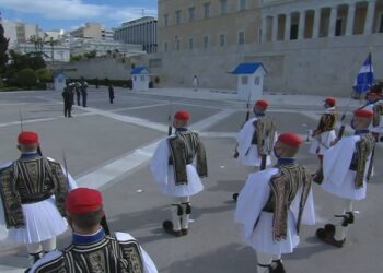 Κατάθεση στεφάνων στο Μνημείο του Άγνωστου Στρατιώτη-VIDEO