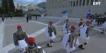 Κατάθεση στεφάνων στο Μνημείο του Άγνωστου Στρατιώτη-VIDEO