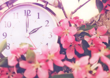 Αλλαγή ώρας τον Μάρτιο: Πότε θα γυρίσουμε τα ρολόγια μία ώρα μπροστά -Θα είναι η τελευταία φορά;