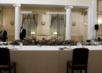 25η Μαρτίου 1821: Δείπνο με μενού 45 πιάτων από τον Λευτέρη Λαζάρου και “άρωμα” Κρόκου Κοζάνης