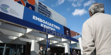 Εμβολιασμοί: Το πρόγραμμα ανά ηλικία -Πότε ανοίγει η πλατφόρμα για τις ευπαθείς ομάδες