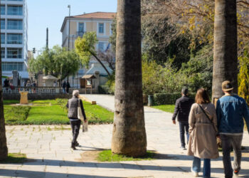 Άρση lockdown: Σύντομα ανοίγουν λιανεμπόριο, σχολεία -Μετά τις 15 Απριλίου η εστίαση