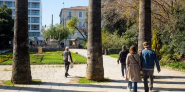 Άρση lockdown: Σύντομα ανοίγουν λιανεμπόριο, σχολεία -Μετά τις 15 Απριλίου η εστίαση