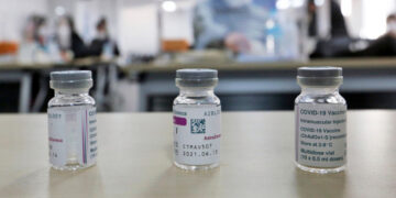 Κοντά στο «πράσινο φως» για εμβολιασμό και των άνω των 65 ετών με AstraZeneca στην Ελλάδα