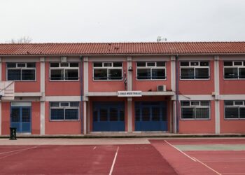 Lockdown: Κλείνουν για δύο εβδομάδες τα σχολεία σε όλη τη χώρα