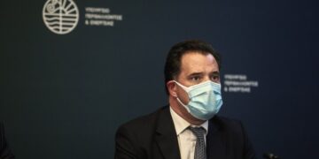 Γεωργιάδης: Θέλουμε το λιανεμπόριο χωρίς click away – Η καραντίνα δεν υπάρχει στην πράξη