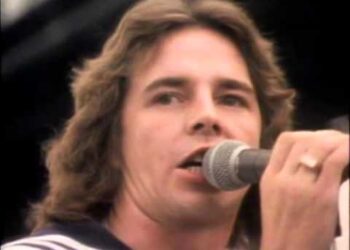 Η Μουσική Γωνιά του Μίλτου Ηλιάδη στο e-ptolemeos.gr -John Paul Young – Love Is In The Air ♥ HD