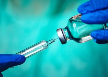 Κορωνοϊός: Ο ΕΜΑ ενέκρινε το μονοδοσικό εμβόλιο της Johnson & Johnson