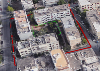 Πώς γίνεται «πράσινη» μια ολόκληρη γειτονιά – παράδειγμα για όλους τους δήμους  Ένα ολόκληρο οικοδομικό τετράγωνο, με 4 προσφυγικές πολυκατοικίες και κοινόχρηστους χώρους, ανακαινίζεται και γίνεται πιο αξιοβίωτο με πόρους της Πολιτικής Συνοχής της ΕΕ