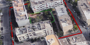 Πώς γίνεται «πράσινη» μια ολόκληρη γειτονιά – παράδειγμα για όλους τους δήμους  Ένα ολόκληρο οικοδομικό τετράγωνο, με 4 προσφυγικές πολυκατοικίες και κοινόχρηστους χώρους, ανακαινίζεται και γίνεται πιο αξιοβίωτο με πόρους της Πολιτικής Συνοχής της ΕΕ