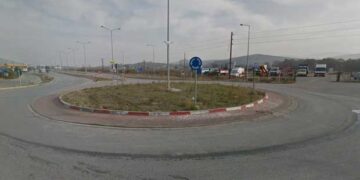 Κοζάνη: Συμβάν με μπετονιέρα έξω από τη Ν. Καρδιά – Άνοιξε η καρότσα και γέμισε ο δρόμος μπετά