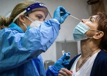 Lockdown: Συνεδριάζει σήμερα η επιτροπή – Πώς τα rapid self test θα γίνουν εργαλείο για το άνοιγμα της αγοράς