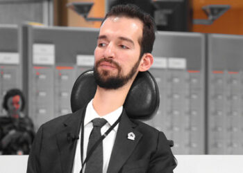 ΝΔ για ψήφο Κυμπουρόπουλου κατά των αμβλώσεων: “Η ψήφος του δεν μας εκφράζει”