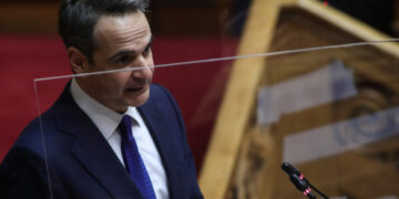 Μητσοτάκης σε Τσίπρα: Είστε πίσω από τις διαδηλώσεις -Θέλετε νέες πλατείες Αγανακτισμένων