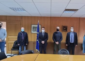 Προγράμματα εκμάθησης της ελληνικής νοηματικής γλώσσας για δημόσιους λειτουργούς προτείνει η Νέα Δημοκρατία