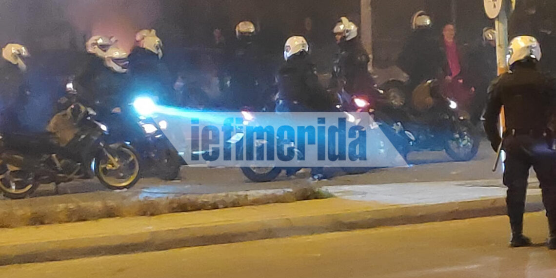 Νέα Σμύρνη: Σοβαρά τραυματίας αστυνομικός -Τον ξυλοκόπησαν κουκουλοφόροι