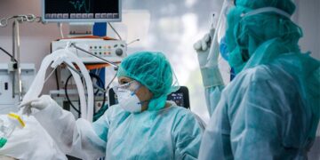 «Παρουσιάζονται» σήμερα στις 8 στα νοσοκομεία οι 206 γιατροί που επιστρατεύτηκαν