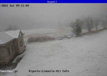 Πυκνή χιονόπτωση σε εξέλιξη στο Νυμφαίο