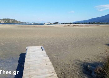 Απόκοσμο σκηνικό σε Σιθωνία και Σωζόπολη – Η θάλασσα εξαφανίστηκε… (ΦΩΤΟ)