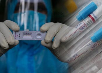 Self testing: Τι είναι και πώς θα το κάνουμε στο σπίτι – Τα υπέρ και τα κατά