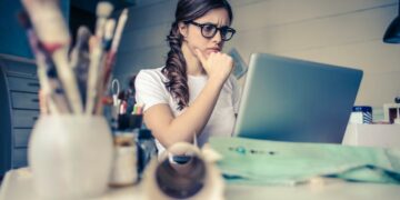 Voucher 200 ευρώ για αγορά λάπτοτ και τάμπλετ: Ολη η ΚΥΑ – Πότε οι αιτήσεις για δικαιούχους