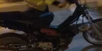 Τροχαίο ατύχημα στην Πτολεμαΐδα – Μηχανάκι με δύο επιβαίνοντες τραυμάτισε πεζό που διέσχιζε το δρόμο