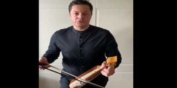 Ο Εθνικός Ύμνος υπό τους ήχους της Ποντιακής λύρας του Ματθαίου Τσαχουρίδη -VIDEO