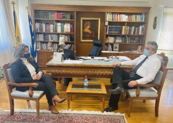 Στην έδρα της Περιφερειακής Ενότητας Κοζάνης η Επικεφαλής του Γραφείου Μακεδονίας του Πρωθυπουργού Μαρία Αντωνίου και συνάντηση εργασίας με τον Αντιπεριφερειάρχη Π.Ε. Κοζάνης Γρηγόρη Τσιούμαρη