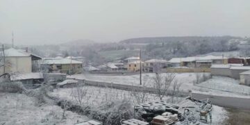 Άνοιξη- Χειμώνας σημειώσατε 2. Η άνοιξη ήρθε αλλά ο Χειμώνας δεν λέει να φύγει- Χιόνισε το βράδυ σε πολλές περιοχές της Δυτικής Μακεδονίας (φώτο- βίντεο)