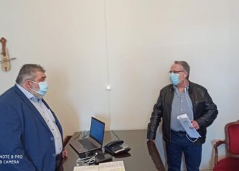 Πορεία διαμαρτυρίας των εμπόρων της Πτολεμαΐδας με αφορμή το μη άνοιγμα του λιανεμπορίου- Παρέδωσαν ψήφισμα στον Δήμαρχο Εορδαίας