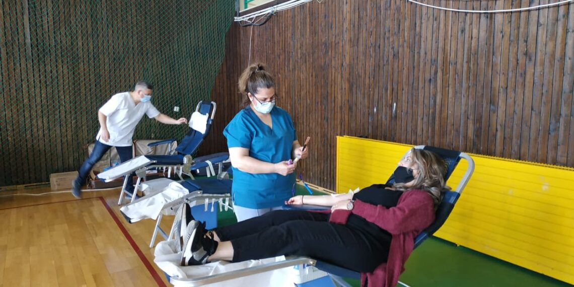 Ανταπόκριση στη σημερινή αιμοδοσία του συλλόγου Εθελοντών Αιμοδοτών και Αιμοπεταλιοδοτών «Σταγόνα Ελπίδας» στο ΔΑΚ Κοζάνης-video