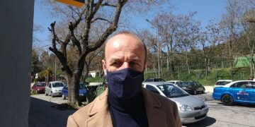 Ο Πρόεδρος της ΕΛΜΕ Κοζάνης Ζήσης Ντούντας μιλά για τα self test και την επαναλειτουργία σχολείων αύριο. Το θέμα με τους ενήλικες μαθητές των Εσπερινών Λυκείων θα λυθεί μέσα στην εβδομάδα. Για όλα τα άλλα Λύκεια όλα είναι έτοιμα και κύλησαν ομαλά (βίντεο)