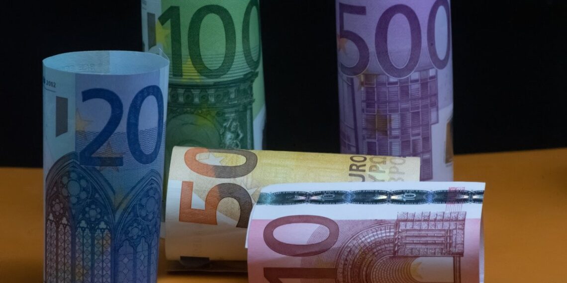 Διαγράφονται μικρό… χρέη χιλιάδων οφειλετών σε δήμους